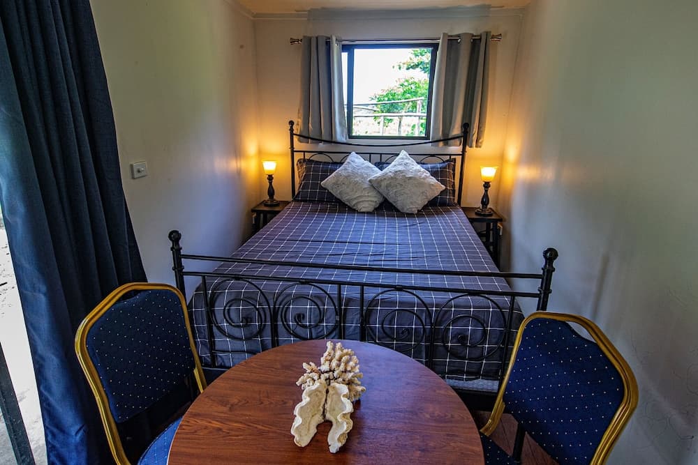 Basic Room at Maui Creek Bures
