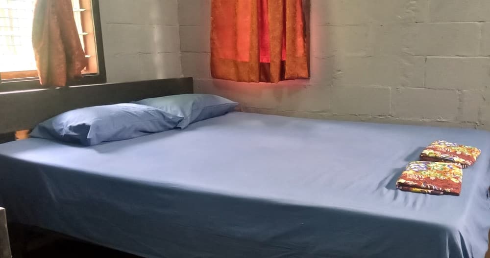 Comfort Triple Room, Mountain View at Outback Retreat Hotel Fiji