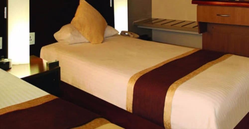 Standard Room at Peninsula International Hotel
