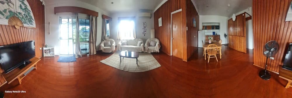 Premier Apartment at Axis Apartments