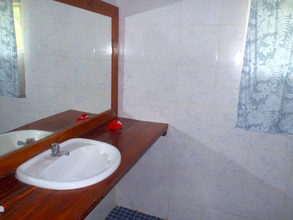 Double Room, Private Bathroom (Fan) at Rendezvous Surf Camp Fiji - Hostel