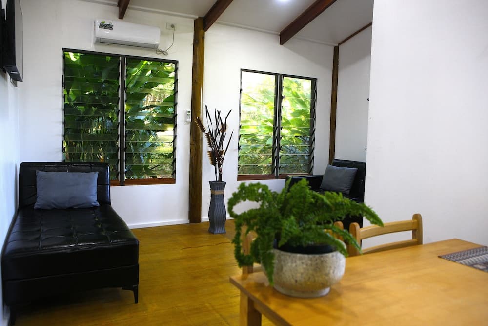 Traditional Villa, Multiple Beds, Garden View at Maui Creek Bures