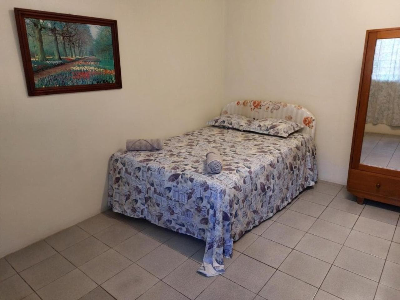 Standard Double Room with Fan at Newtown Beach Bed and Bath