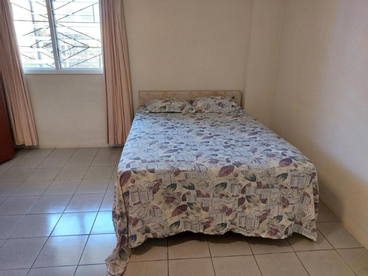 Standard Double Room with Fan at Newtown Beach Bed and Bath
