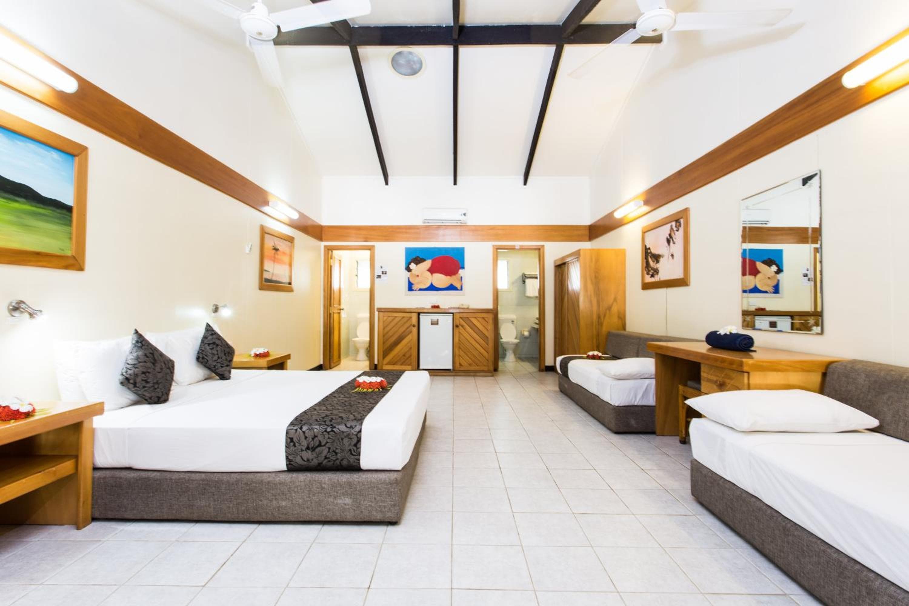 Poolside Room at Plantation Island Resort