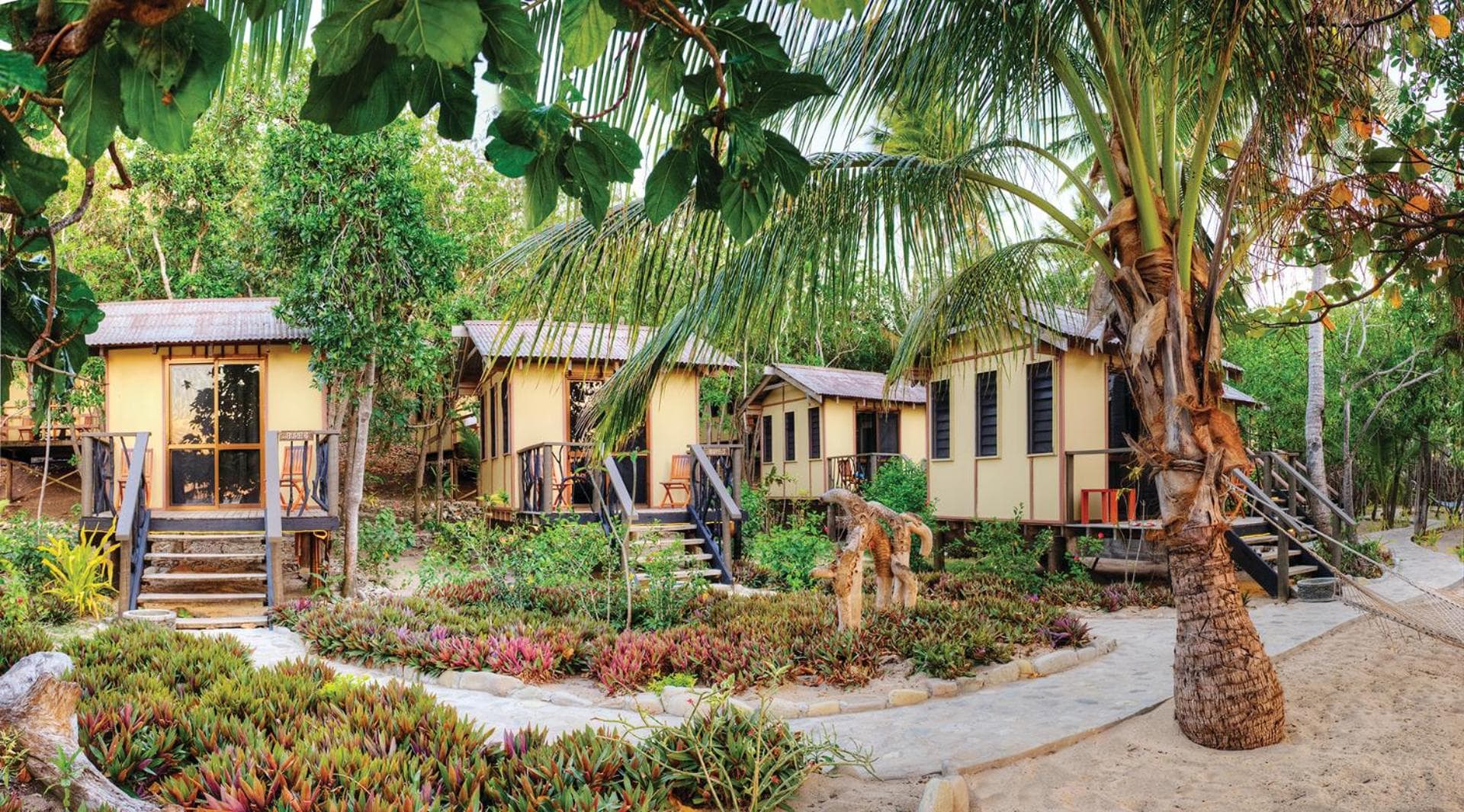 Treehouse Bure at Mantaray Island Resort