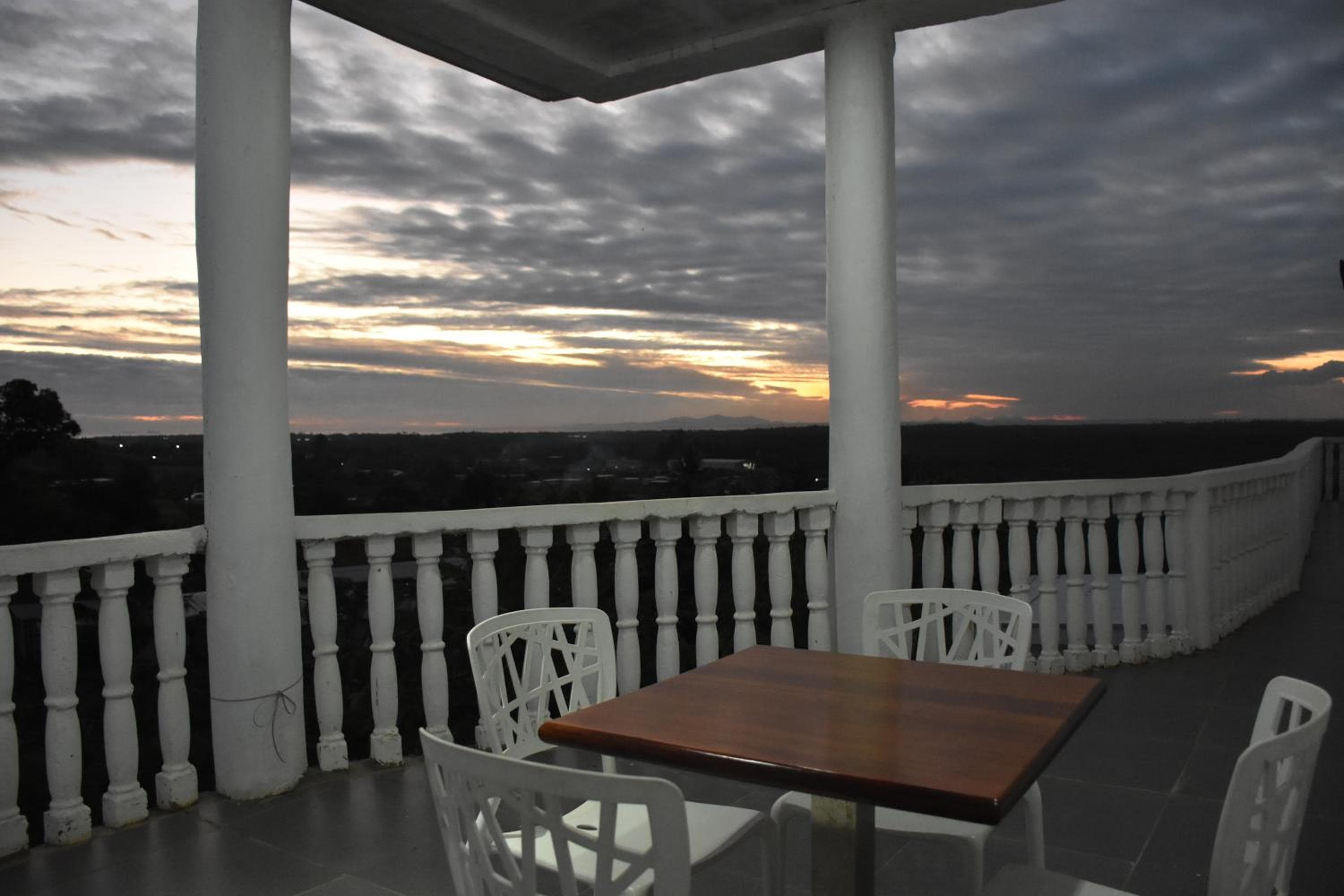 Deluxe Triple Room with Sea View at Best View Apartments