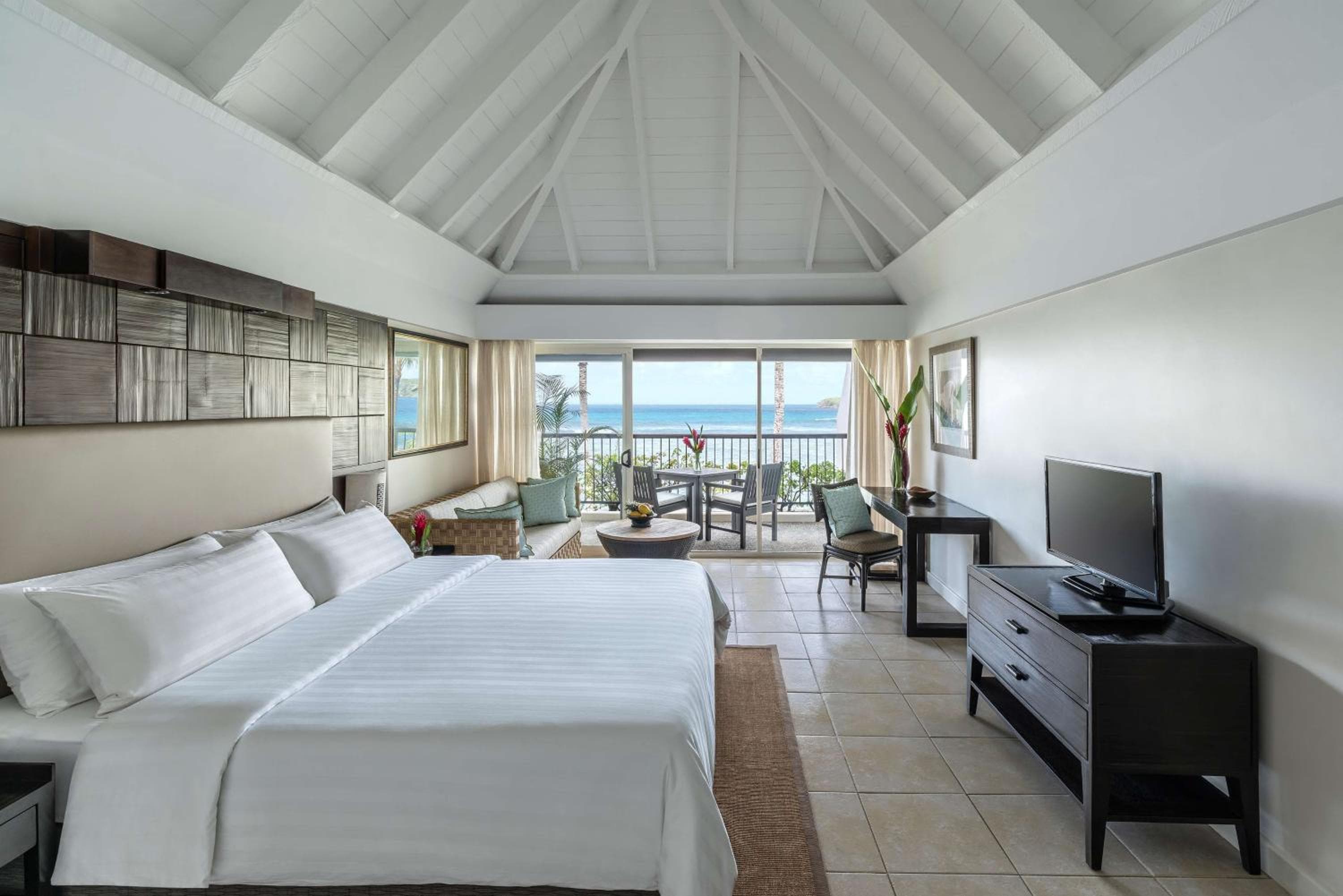 Ocean Terrace King Room at Shangri-La Yanuca Island, Fiji