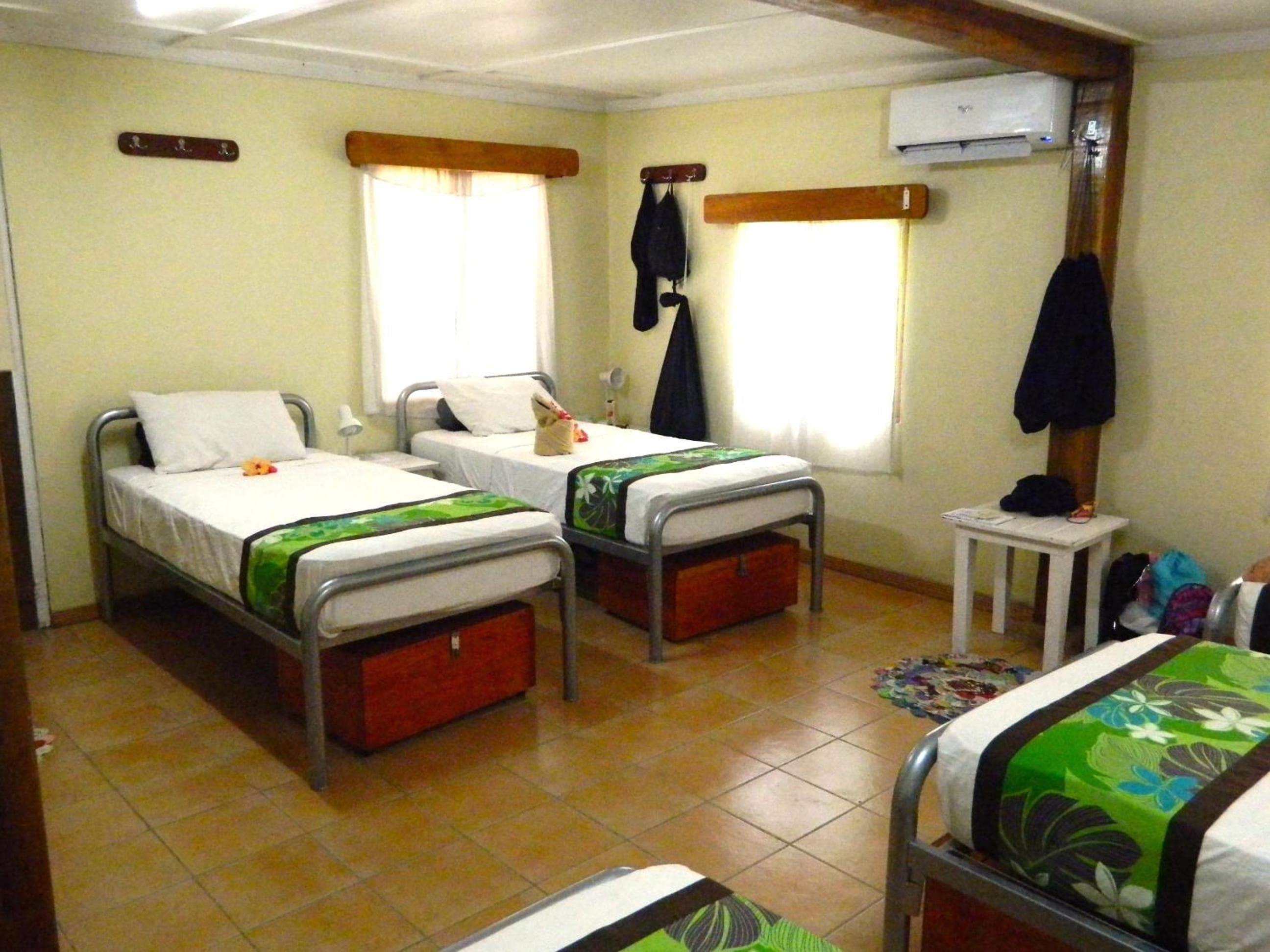 Bunk Bed in Mixed Dormitory Room at Octopus Resort