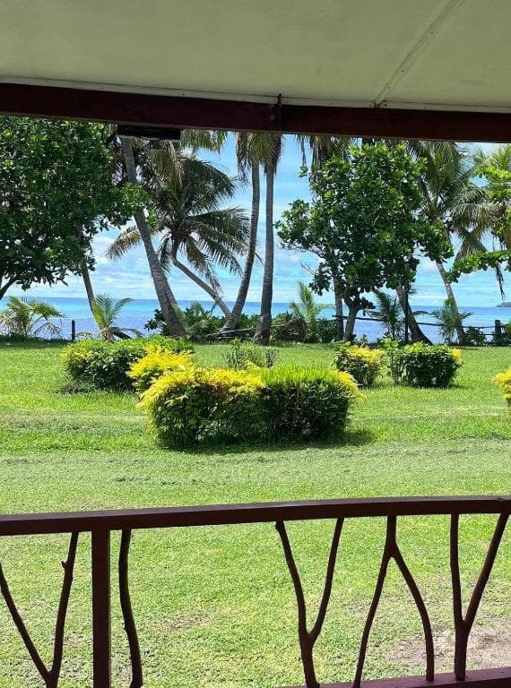 Bungalow with Sea View at Nabua Lodge