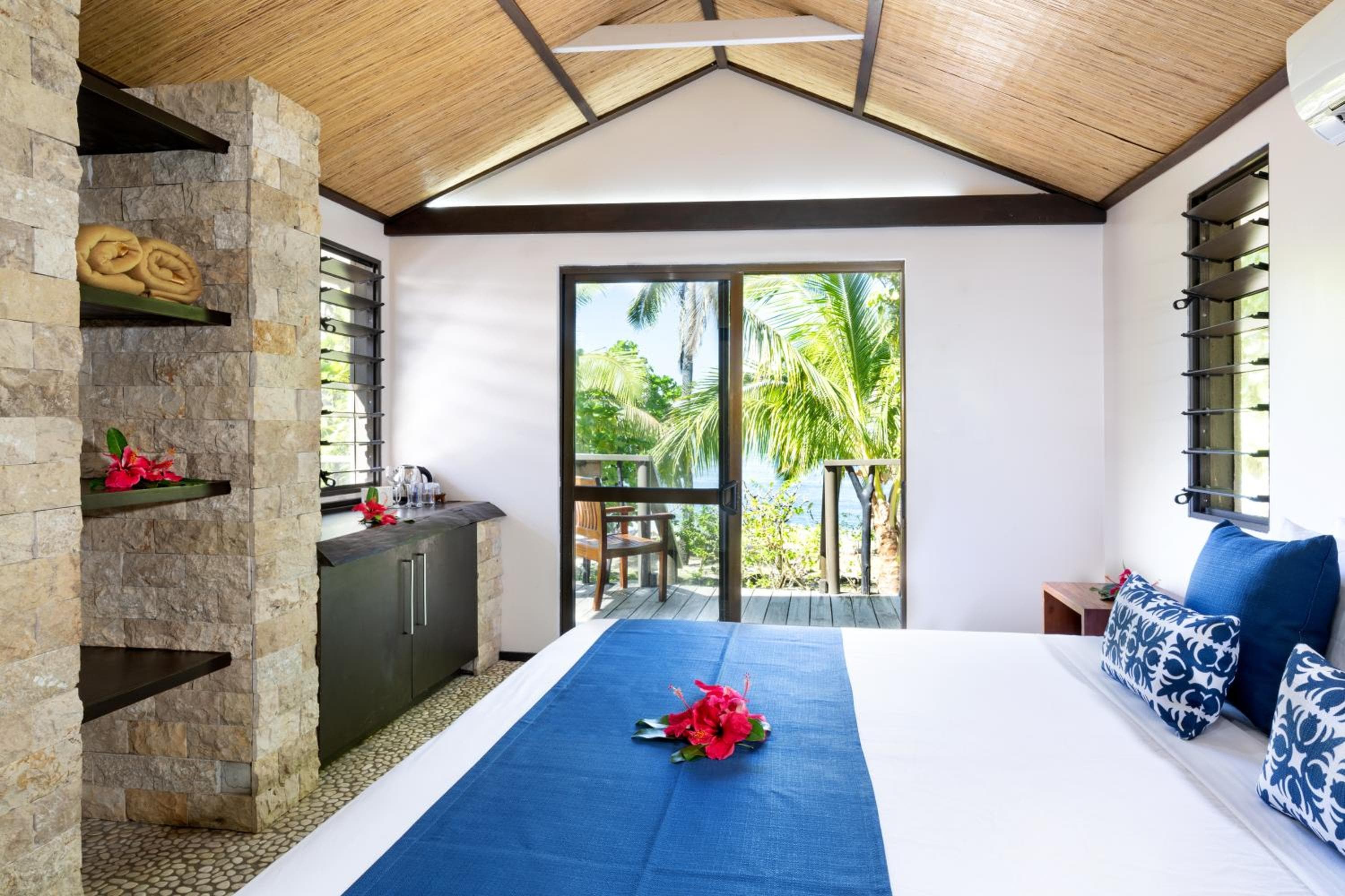 Family Reef Bure at Mantaray Island Resort