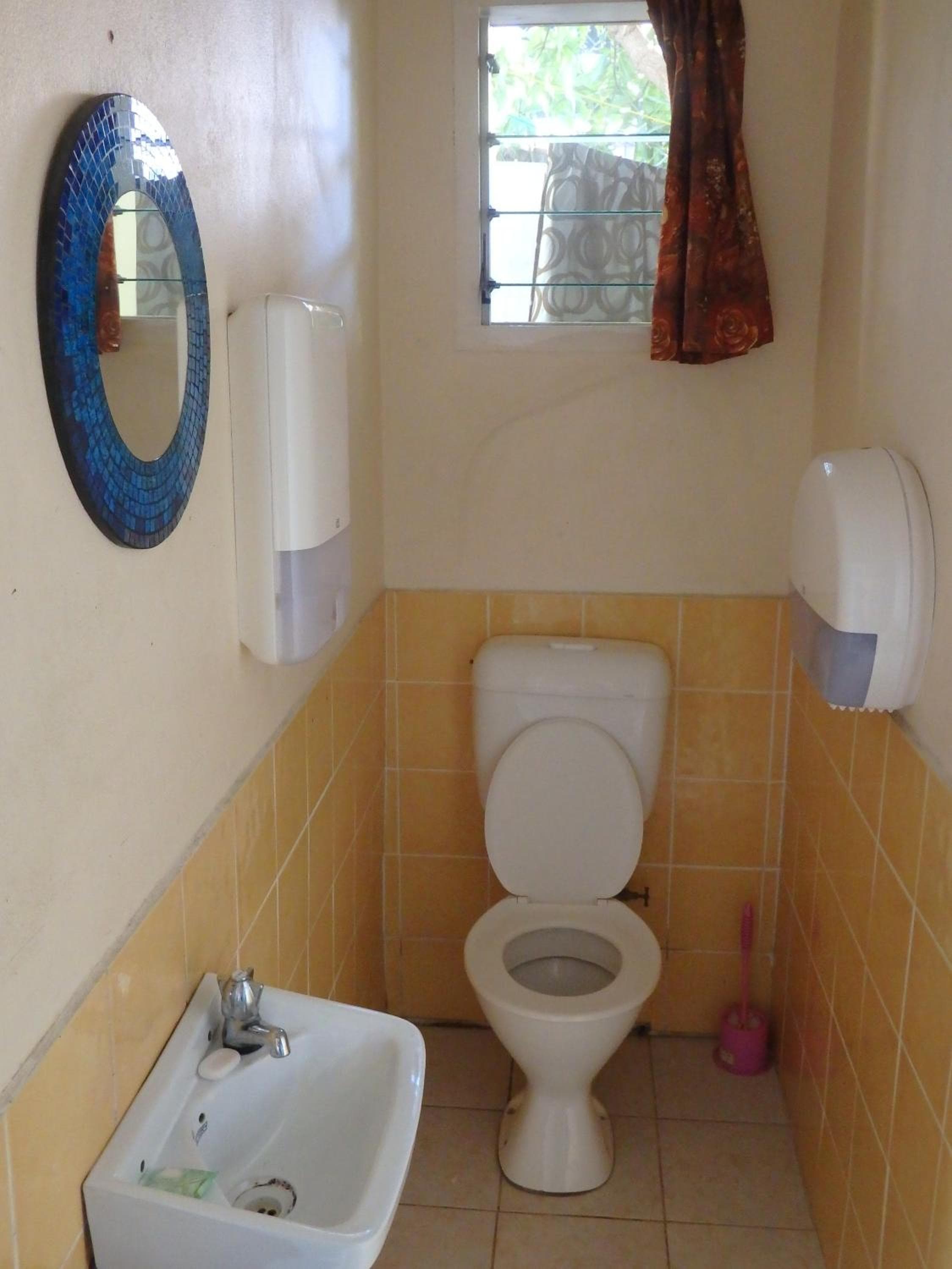 Double Room with Private Bathroom at Bluewater Lodge