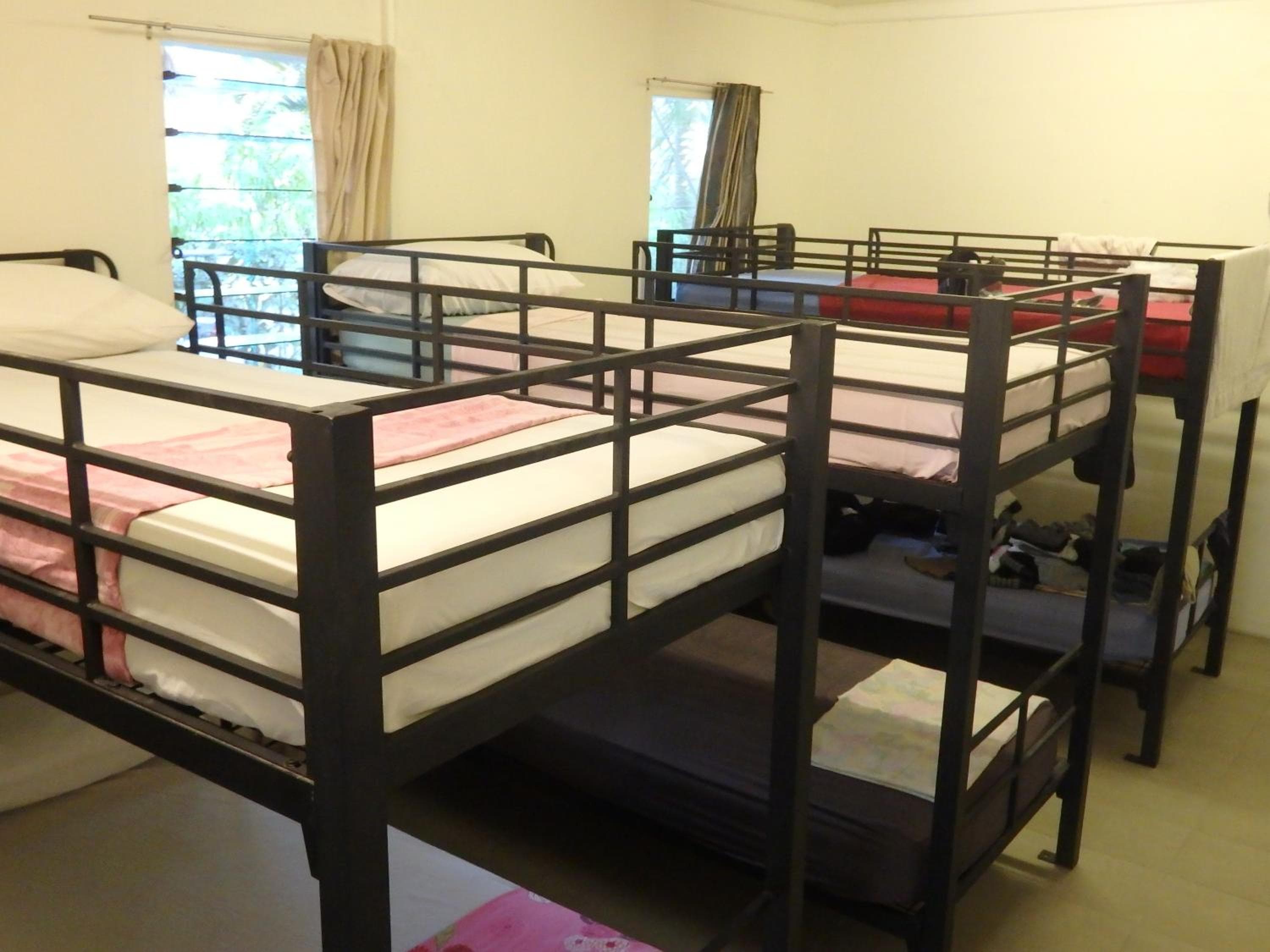 Bed in 8-Bed Mixed Dormitory Room at Bluewater Lodge