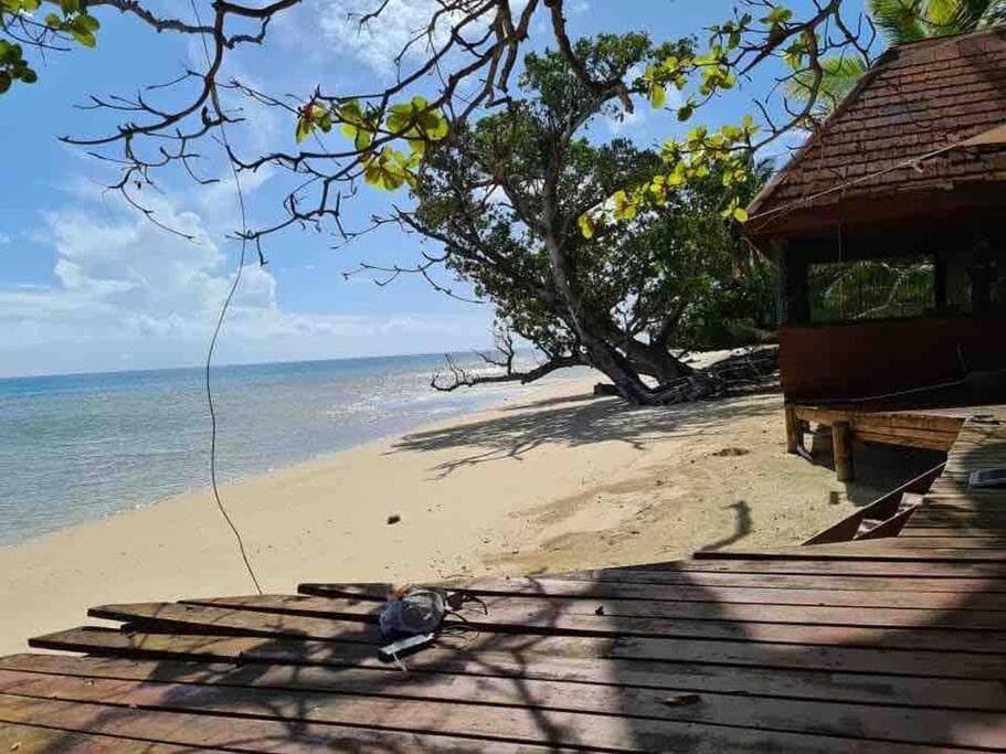 Three-Bedroom House at Private Holiday Home Malolo Island
