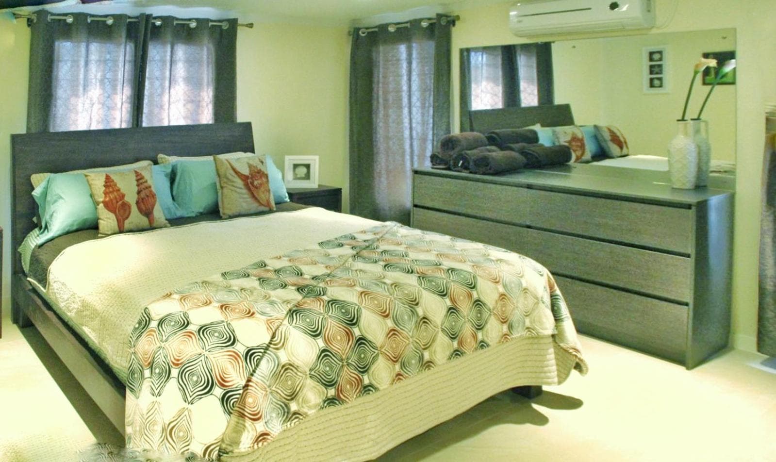 Three-Bedroom Apartment at Parling Apartments 01