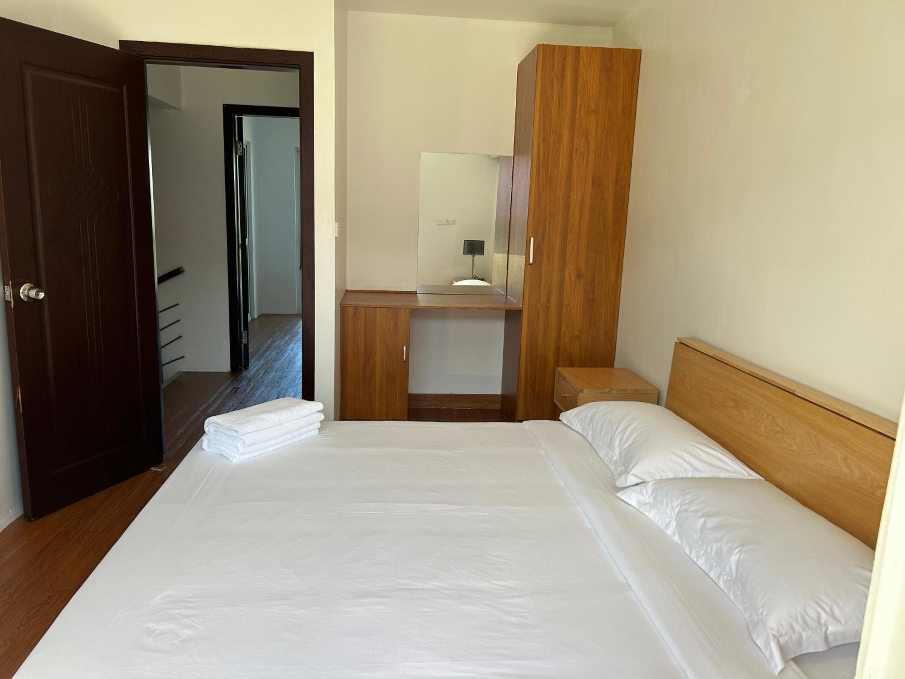 Two-Bedroom Apartment at Easy Apt