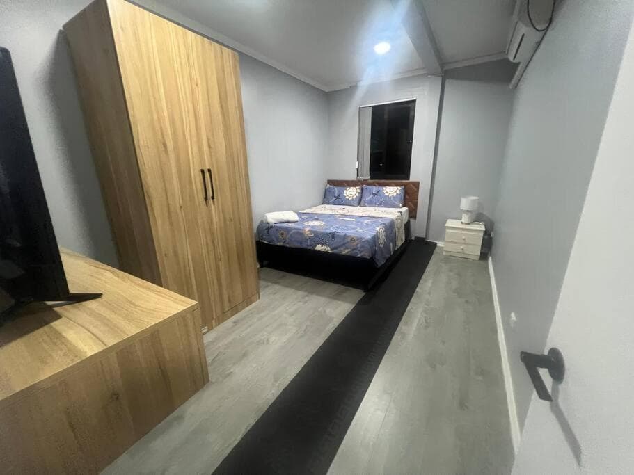 Two-Bedroom Apartment at Modern 2 Bedroom Home
