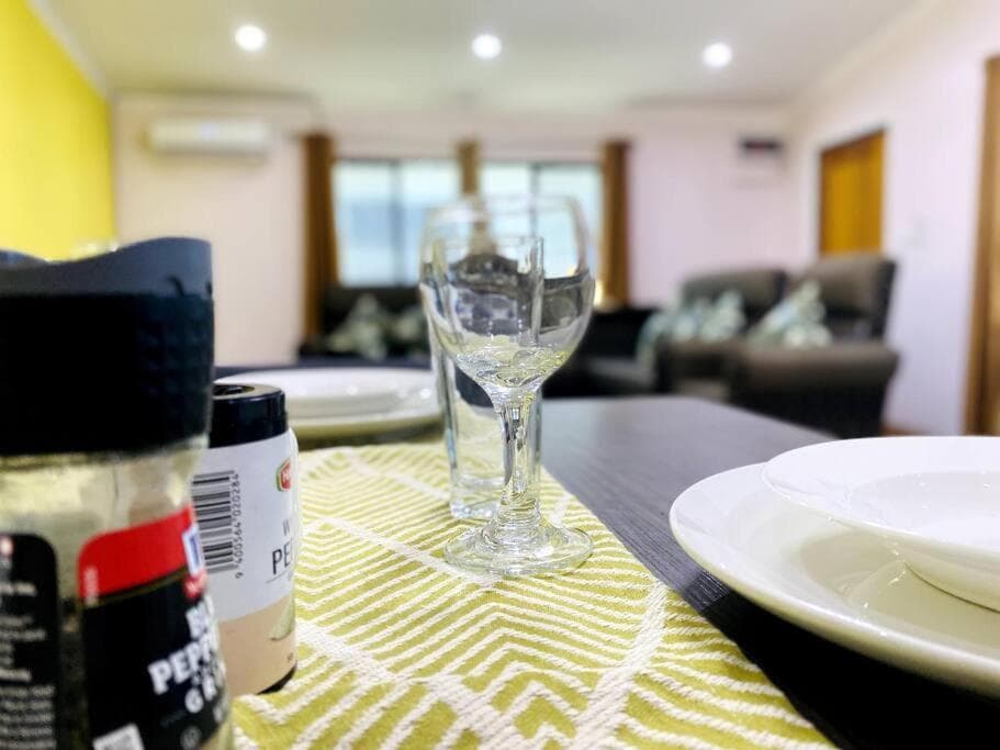 Three-Bedroom House at SR Private Staycation!