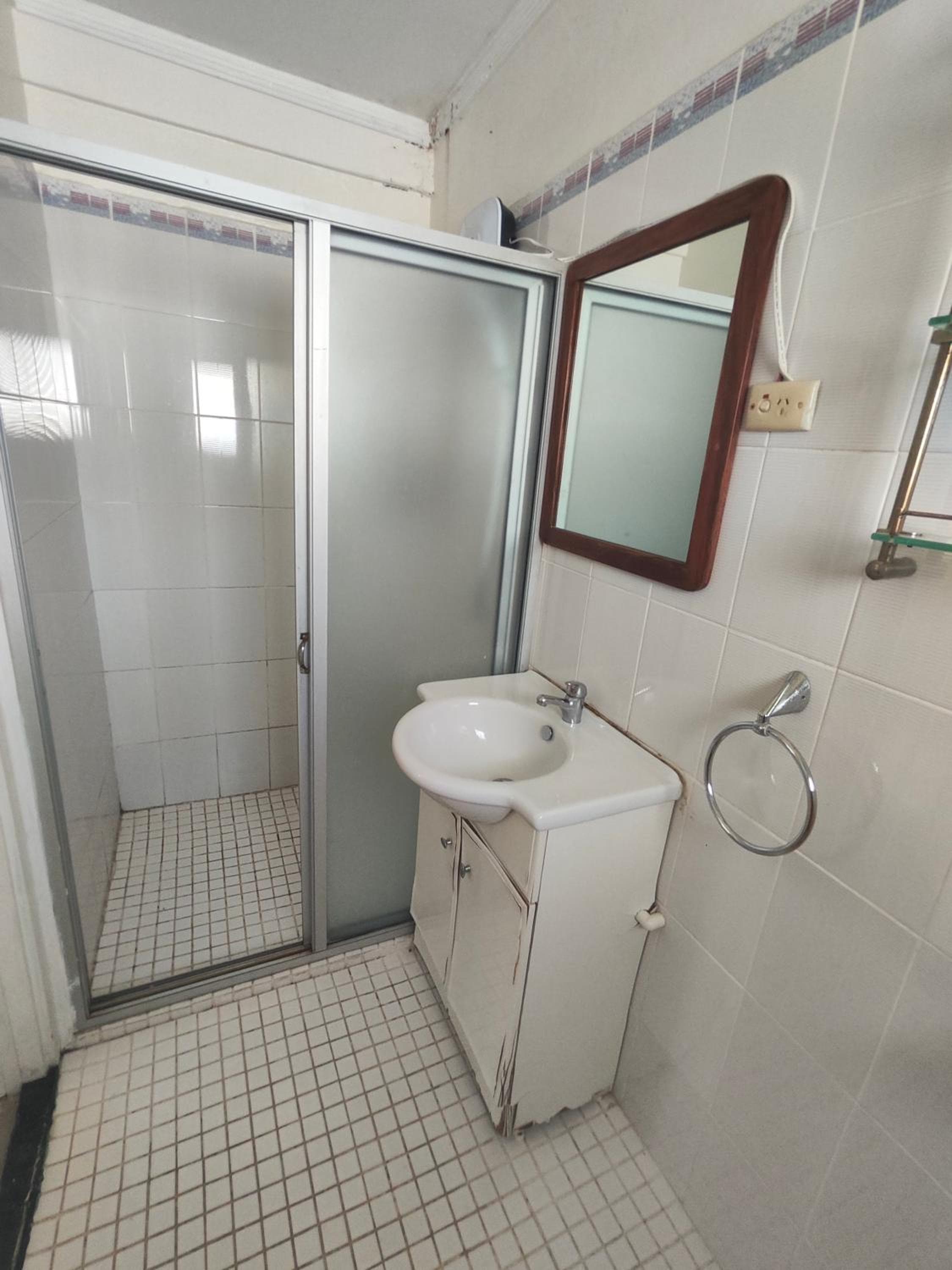 Double Room With Shared Toilet at Airport Sky View Suites
