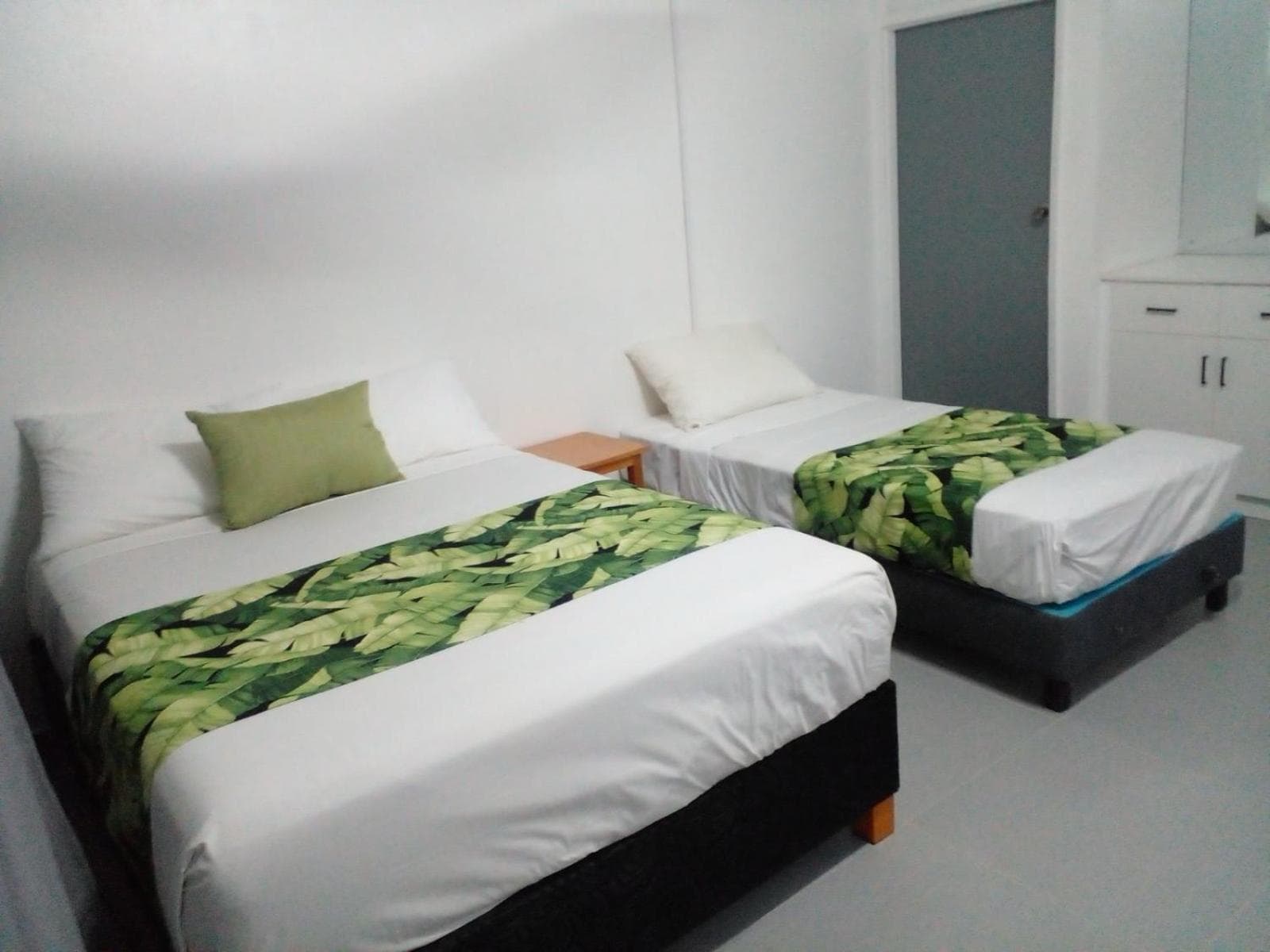 Deluxe Double Room with Balcony at Yatu Lau Transit Hotel