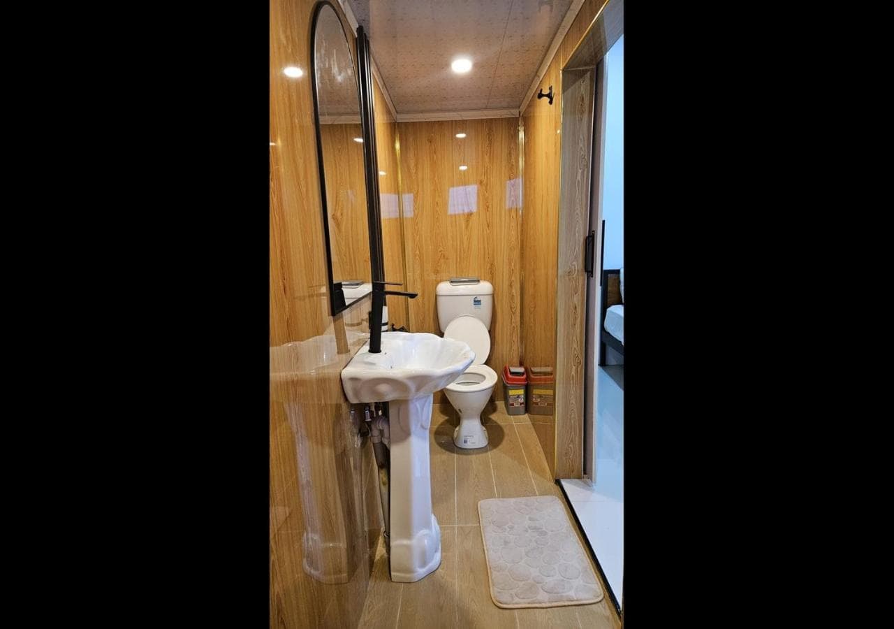 Superior Queen Room at Mohans Apartments