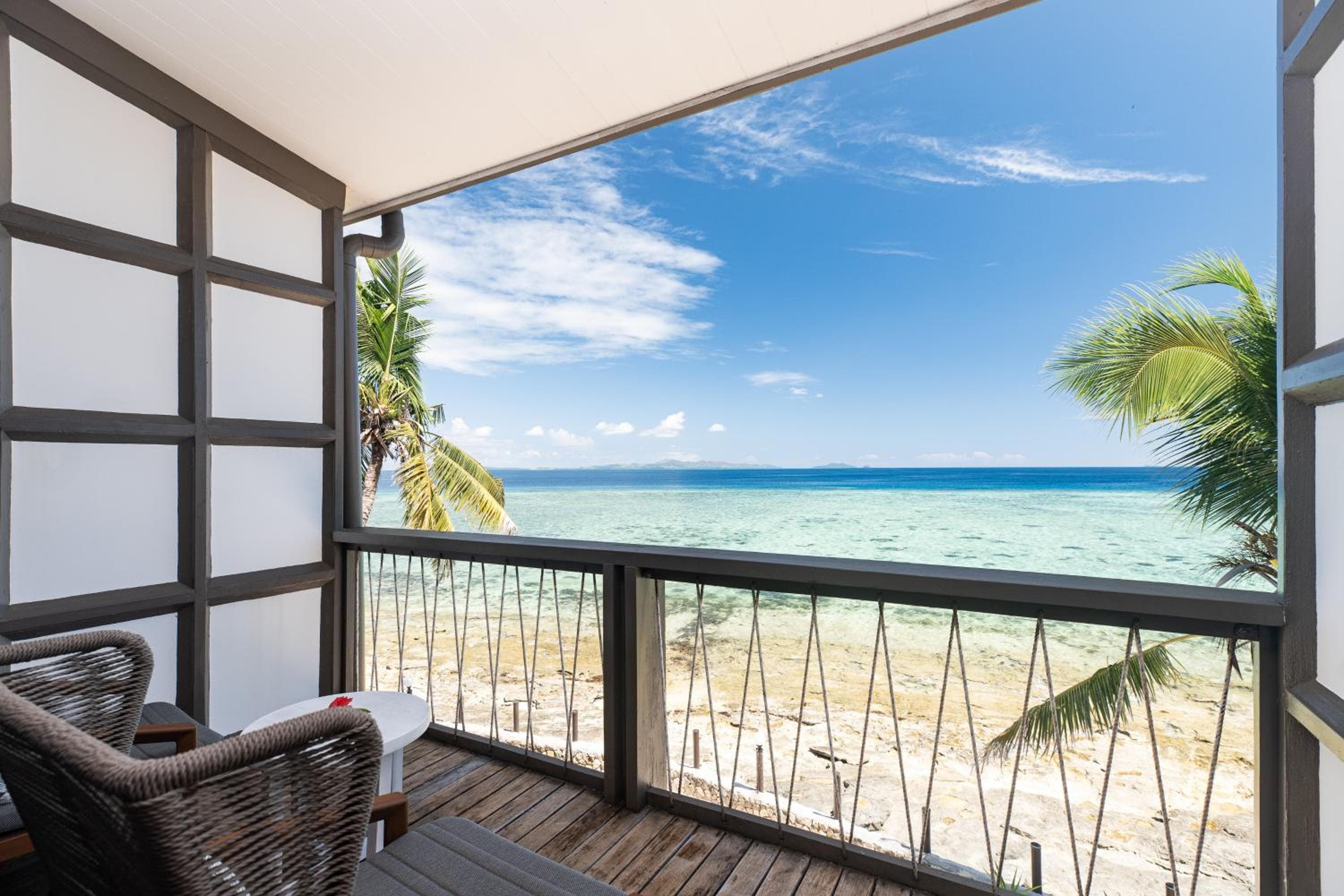 Deluxe Ocean View Spa King Room at Beachcomber Island Resort