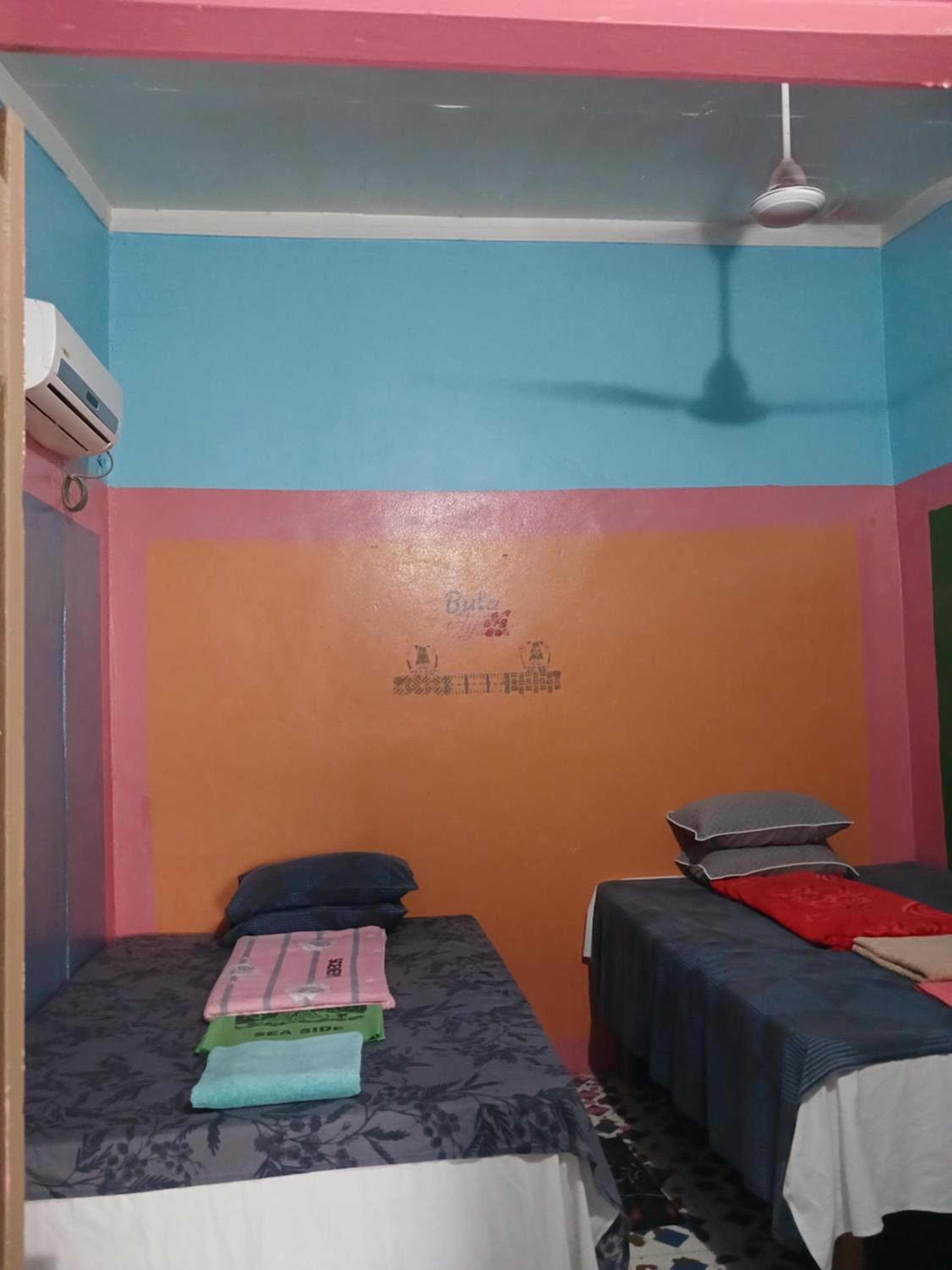 Double Room with Private Bathroom at SeaSide HomeStay and Airport Shuttle