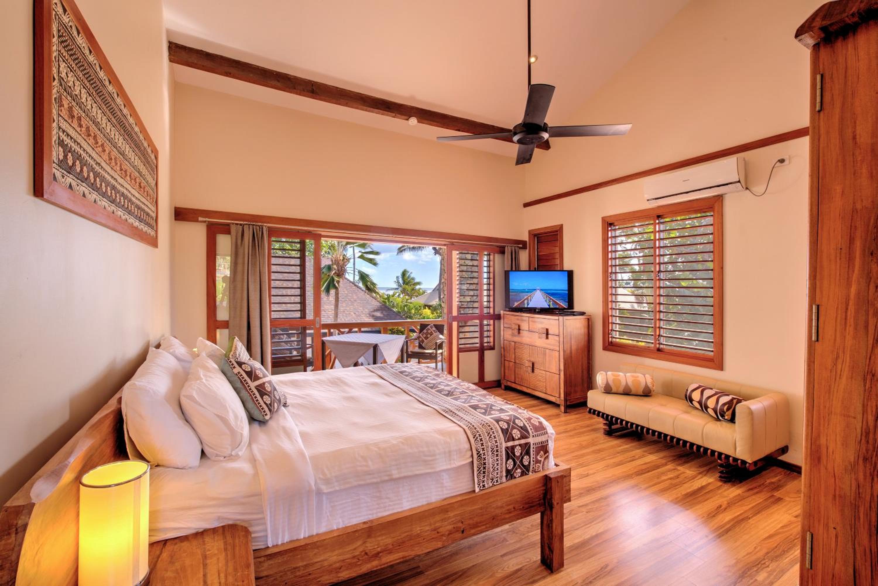 King Room with Garden View at Maui Palms