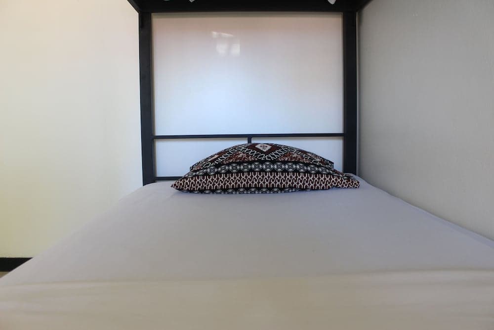 8 Bed Mixed Dorm at Bamboo Backpackers