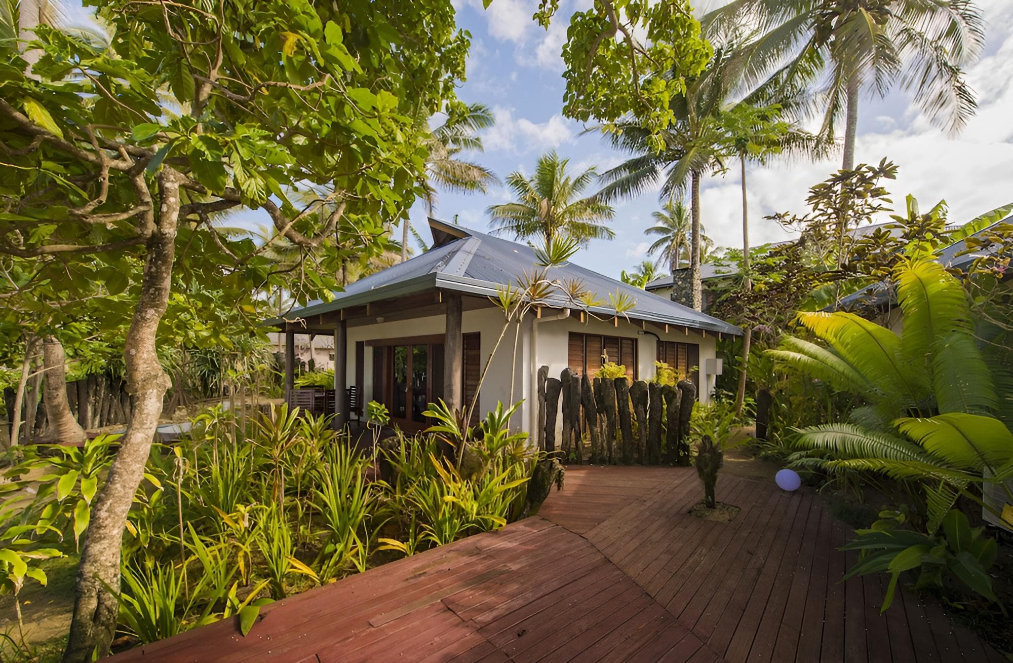 Lomalagi Bungalow at deVos - The Private Residence