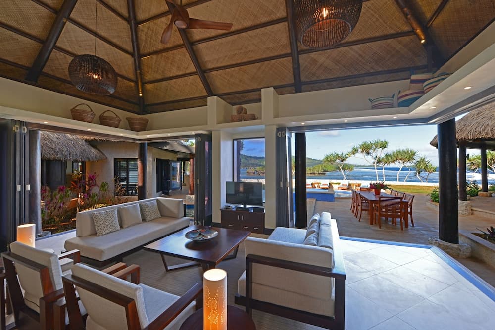 Luxury Villa, 3 Bedrooms at Wavi Island Villas