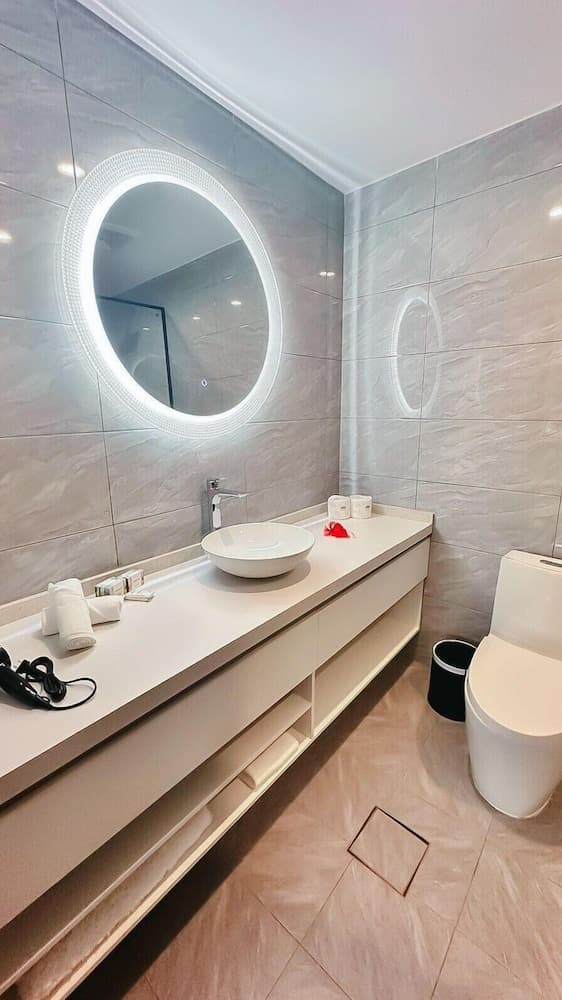 Executive Suite, 1 Bedroom, Balcony, Courtyard View at Hibiscus Suites And Residences
