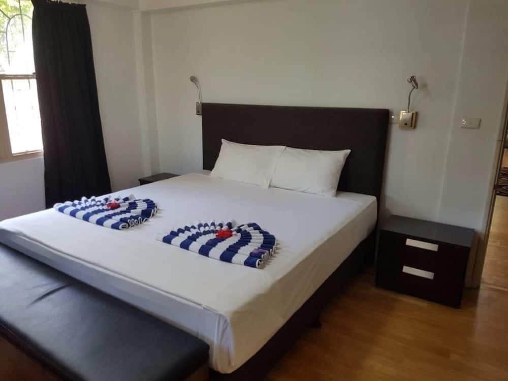 House, 5 Bedrooms at Hibiscus Tabua Villas
