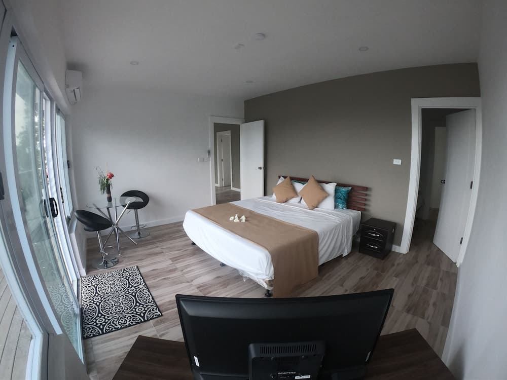 Standard Studio Suite, 1 Bedroom, Private Bathroom, Ocean View at Belle Balise