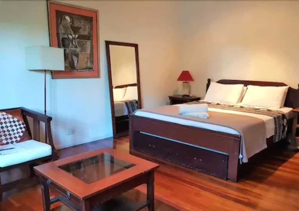Deluxe Room, 1 Queen Bed at Five Princes Hotel