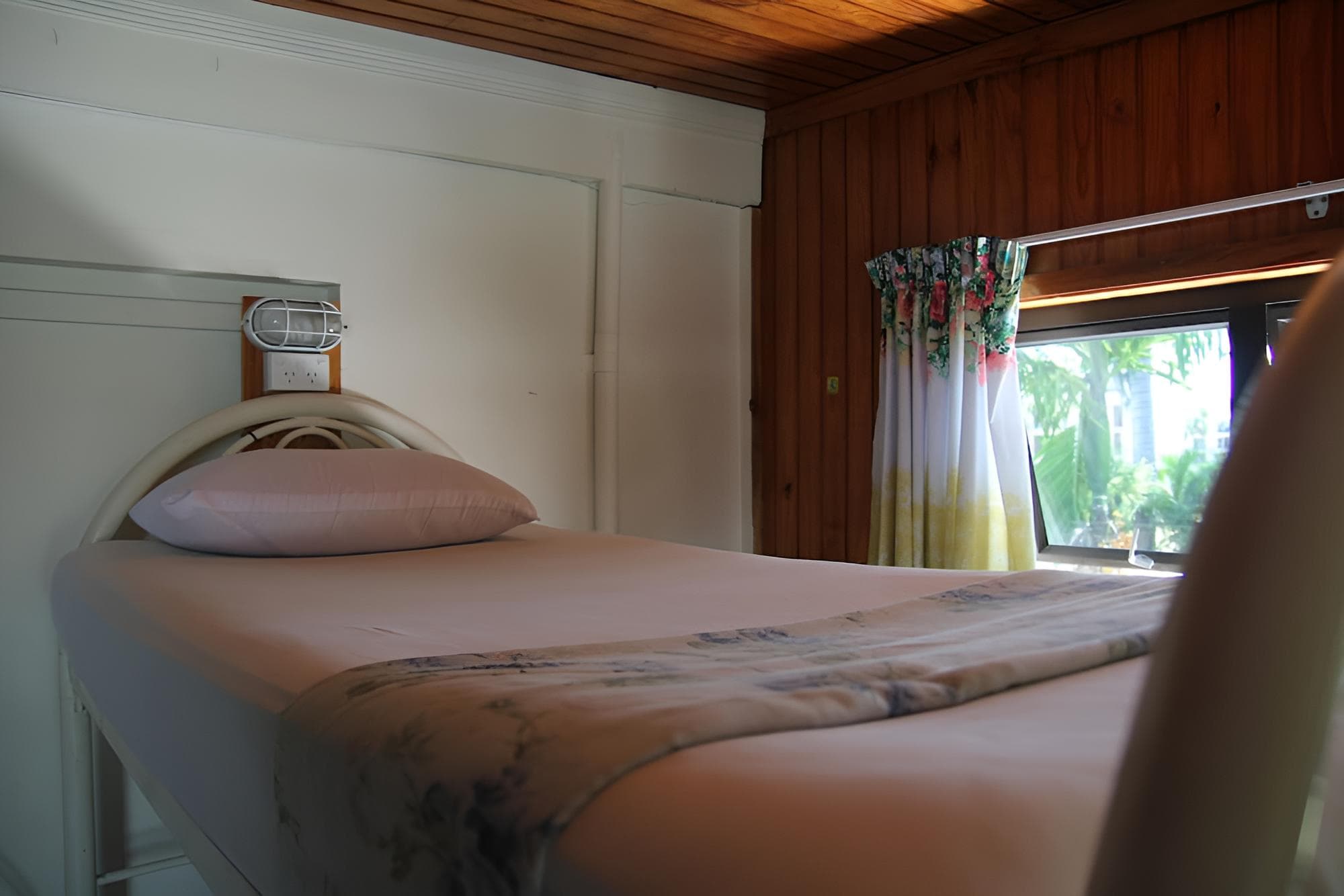 12 Bed, Mixed Dorm at Bamboo Backpackers