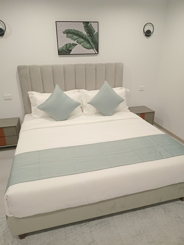 Executive Suite, 1 Bedroom, Poolside at Hibiscus Suites And Residences