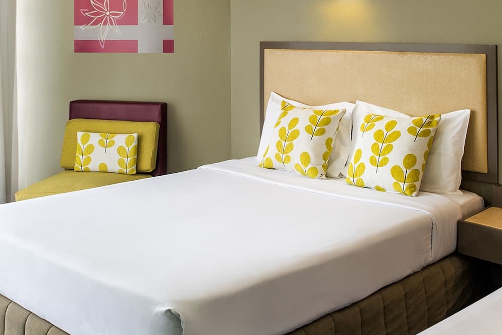 Standard Room, Multiple Beds at Mercure Nadi
