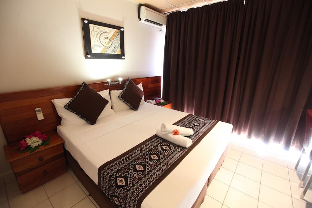 Oceanfront King or Twin Room with Balcony at Smugglers Cove Beach Resort and Hotel