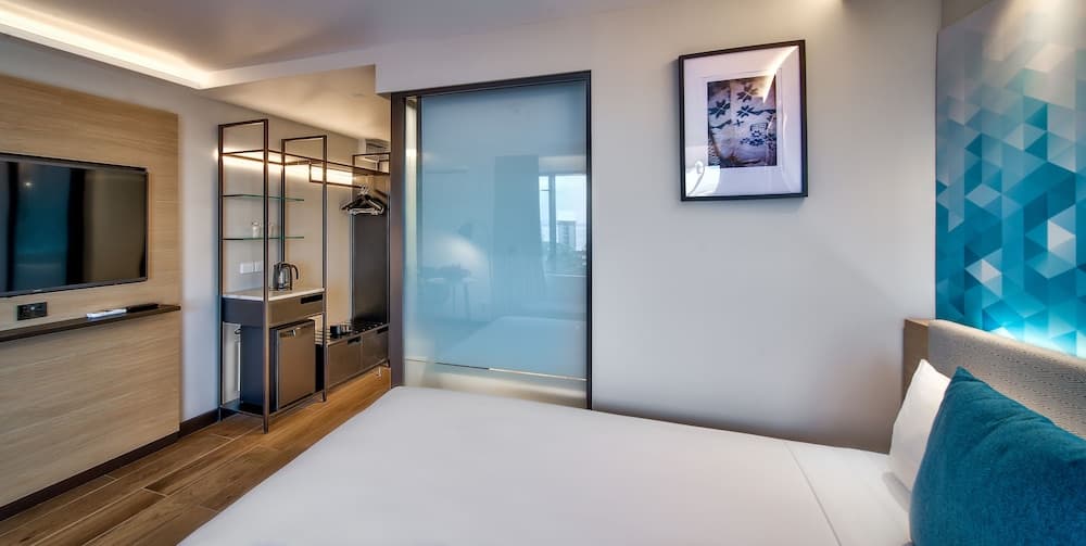 Executive Queen Room at Tanoa Plaza Suva
