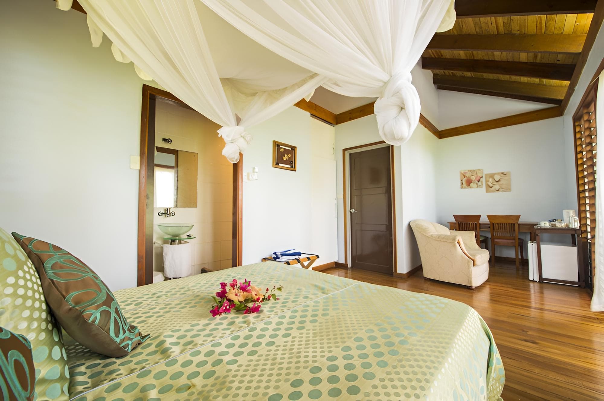 Mango Studio 1 at deVos - The Private Residence