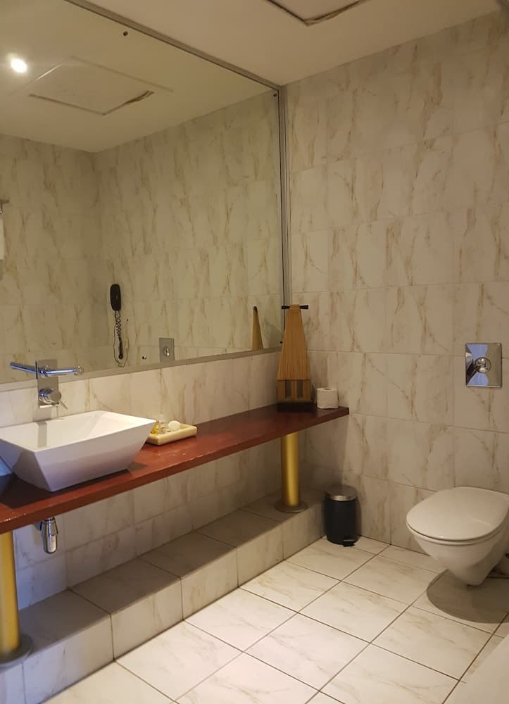 Classic Studio, 1 Double Bed, City View at De Vos on the Park