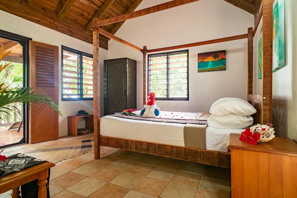 Oceanside Dua Bure (Bungalow) at Tiliva Resort
