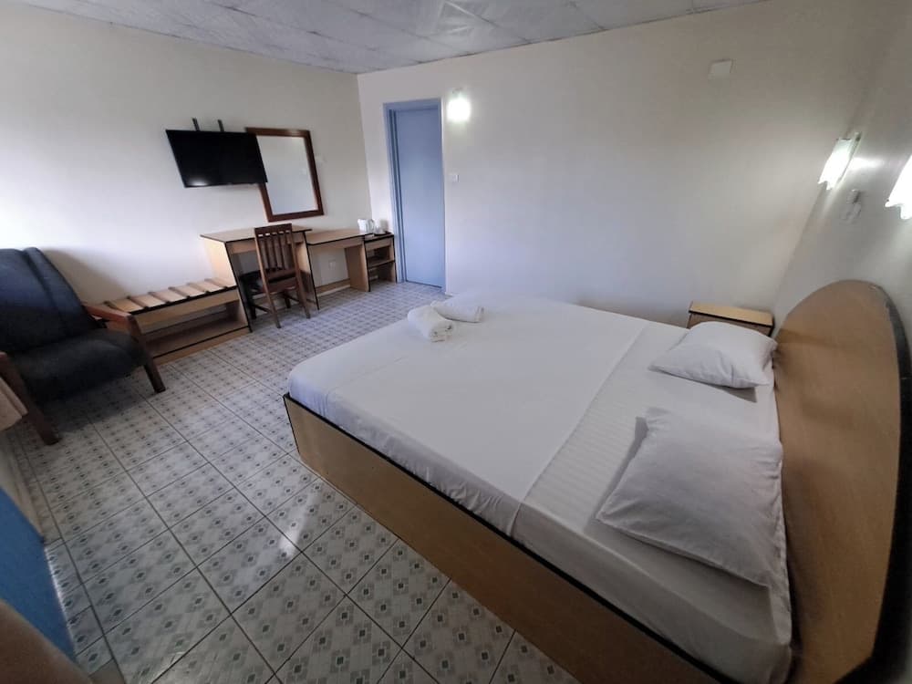 Basic Double Room, 1 Double Bed, Accessible, Non Smoking at Fun World Plaza Hotel