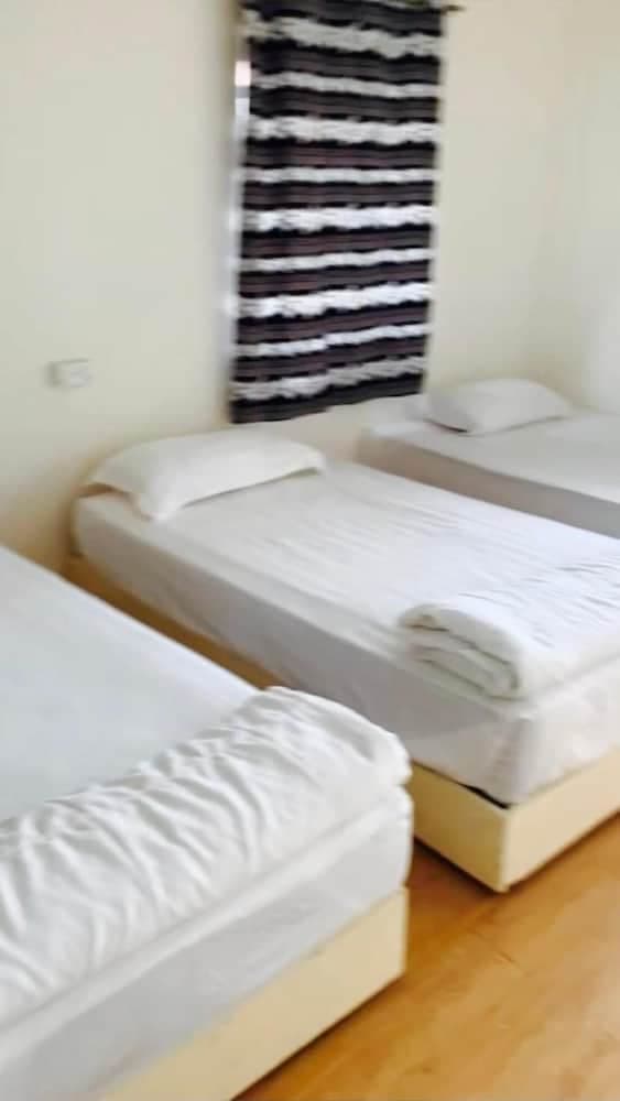 Bed in Five Bed Mixed Dormitory at Beach Escape Resort